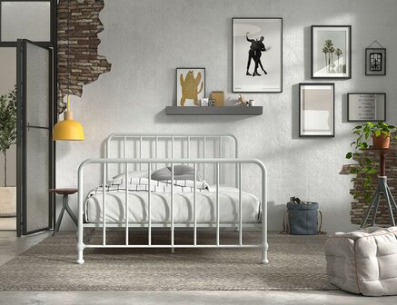 Bronxx metalen twijfelaar bed 140x200 wit